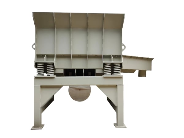 Crushing sieve for waste foundry sand
