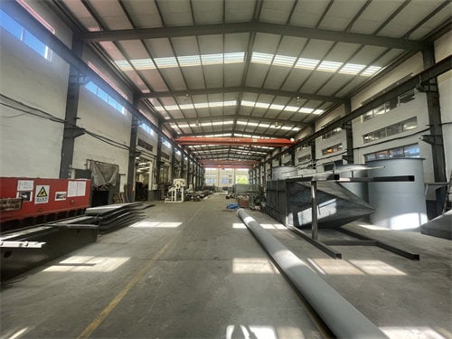 Large-scale equipment production workshop