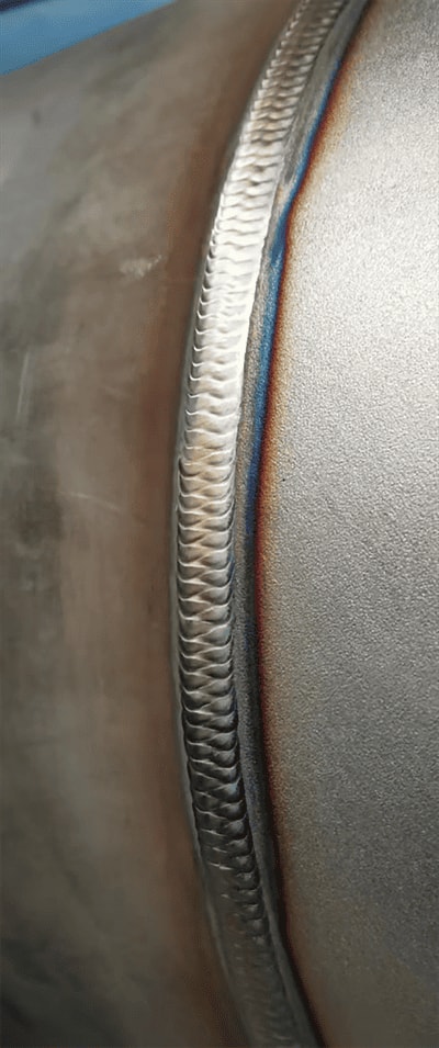 Long weld seam on fabricated equipment